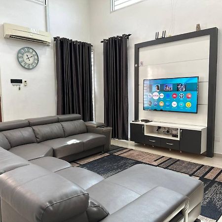 Bandar Melaka Family Bungalow Private Pool Bbq Wifi Netflix Exterior photo