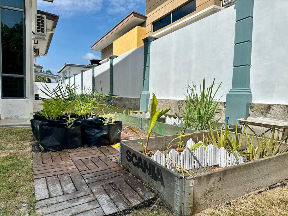 Bandar Melaka Family Bungalow Private Pool Bbq Wifi Netflix Exterior photo