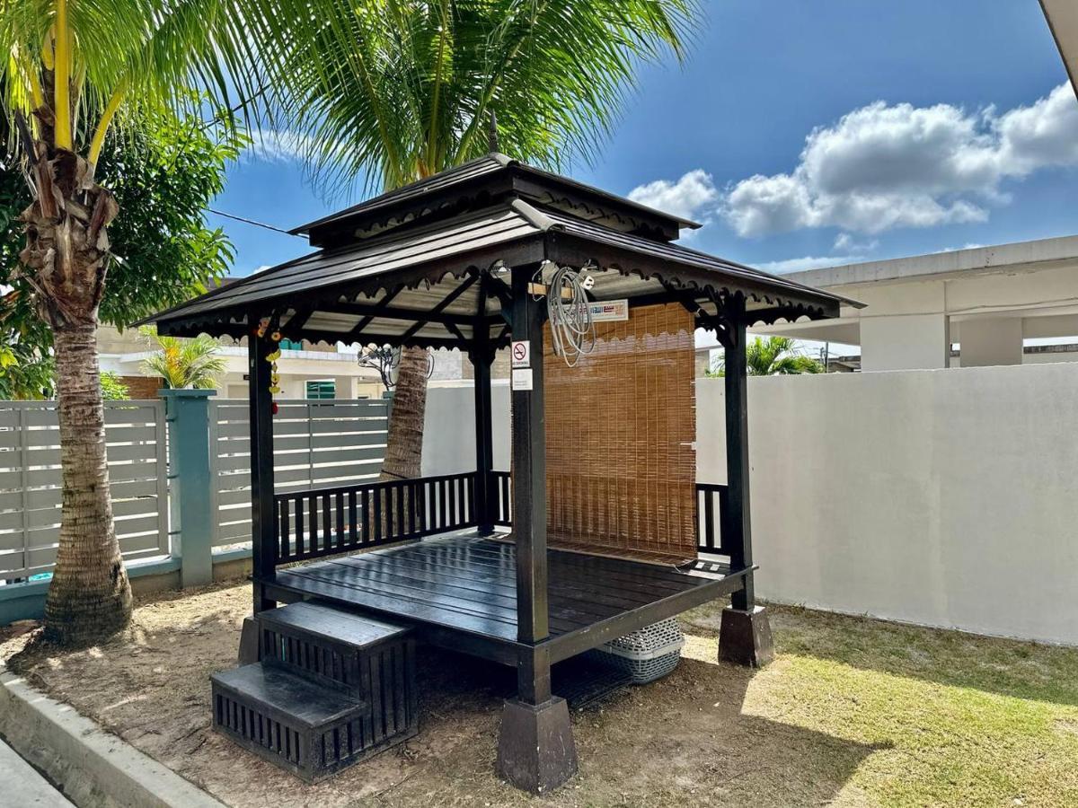 Bandar Melaka Family Bungalow Private Pool Bbq Wifi Netflix Exterior photo
